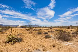 14176 S Nash Rd, Yucca, AZ 86438 - Photo 32