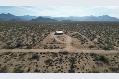 14176 S Nash Road, Yucca, AZ 86438 - Photo 2