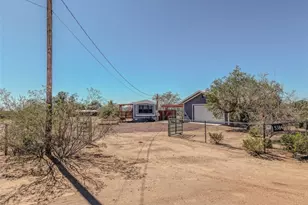 5384 W Brook Dr, Golden Valley, AZ 86413 - Photo 4