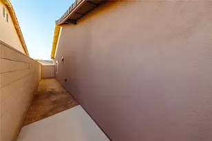 2063 Rex Allen Dr, Kingman, AZ 86409 - Photo 14