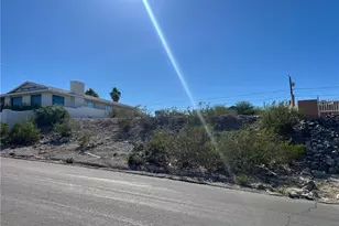 1439 Summit Dr, Bullhead City, AZ 86442 - Photo 1