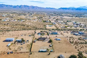 3605 N San Pedro Rd, Golden Valley, AZ 86413 - Photo 52