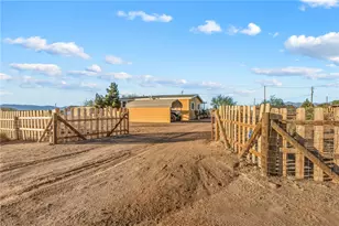 459 S Hano Rd, Golden Valley, AZ 86413 - Photo 6