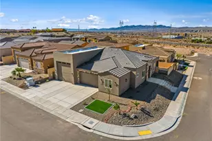 951 Athens Ct, Bullhead City, AZ 86429 - Photo 2