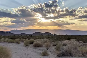 13505 S Alan Rd, Yucca, AZ 86438 - Photo 30