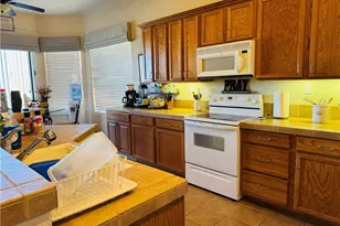 2853 Esmerelda Dr, Bullhead City, AZ 86429 - Photo 8