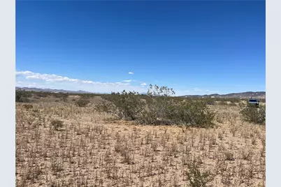 317-32-469 Sandra Drive, Dolan Springs, AZ 86441 - Photo 2