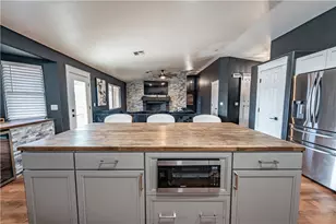 1880 E Corwin Rd, Bullhead City, AZ 86442 - Photo 12