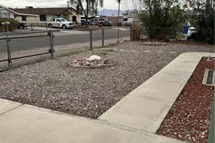 1064 Holly St, Bullhead City, AZ 86442 - Photo 4