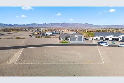 2424 E Calle Sevilla, Fort Mohave, AZ 86426 - Photo 4