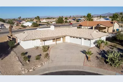 2221 Family Circle, Bullhead City, AZ 86442 - Photo 2