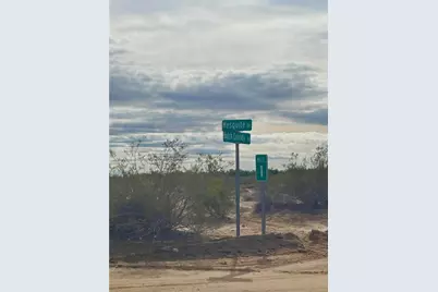 2100 S Lone Ranger, Yucca, AZ 86438 - Photo 12