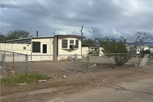 927 Sandy Beach Dr, Bullhead City, AZ 86442 - Photo 2
