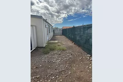 927 Sandy Beach Drive, Bullhead City, AZ 86442 - Photo 30
