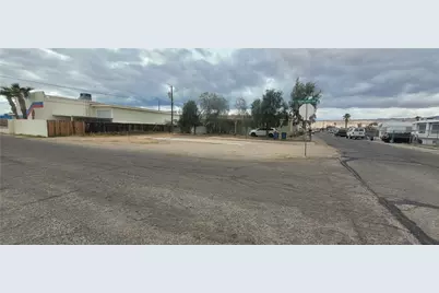 568 Harbor Drive, Bullhead City, AZ 86442 - Photo 2