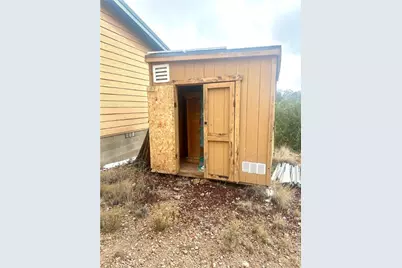 31900 W Bad Dog Road, Seligman, AZ 86337 - Photo 20