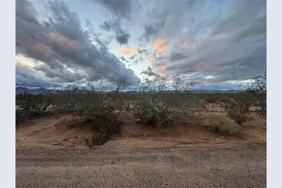 000 Hassayampa Rd, Golden Valley, AZ 86413 - Photo 1
