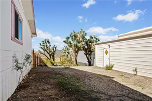 16693 N Lakeside Dr, Dolan Springs, AZ 86441 - Photo 30