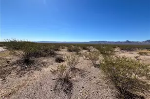 215-14-270/258 W Toluca Dr, Golden Valley, AZ 86413 - Photo 1