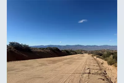 000 E Bogles Ranch Road, Kingman, AZ 86401 - Photo 14