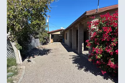 1095 Holly Street, Bullhead City, AZ 86442 - Photo 6