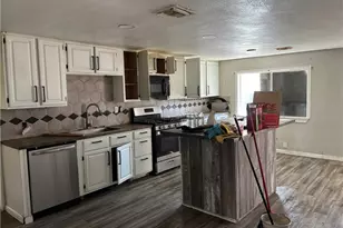 1095 Holly St, Bullhead City, AZ 86442 - Photo 8