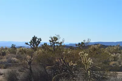 11900 S Alan Road, Yucca, AZ 86438 - Photo 18