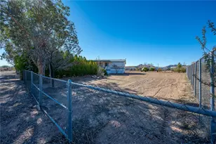 917 S Estrella Rd, Golden Valley, AZ 86413 - Photo 16