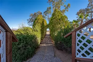 917 S Estrella Rd, Golden Valley, AZ 86413 - Photo 26