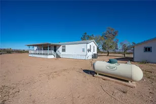 917 S Estrella Rd, Golden Valley, AZ 86413 - Photo 70