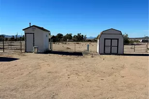 16297 S Shep Ln, Yucca, AZ 86438 - Photo 36