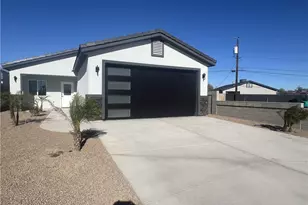 949 Harbor Dr, Bullhead City, AZ 86442 - Photo 1