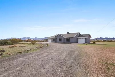 917 S Escuela Road, Golden Valley, AZ 86413 - Photo 28