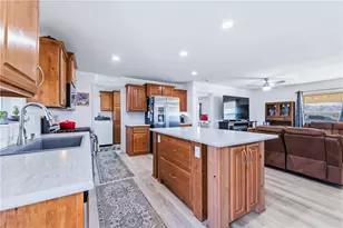 429 S Lochiel Rd, Golden Valley, AZ 86413 - Photo 20