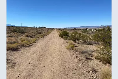 9394 N Bridlebit Avenue #6, Kingman, AZ 86401 - Photo 2