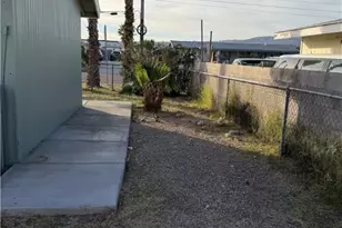 1001 Holly St, Bullhead City, AZ 86442 - Photo 30