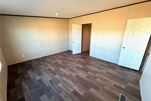 5614 W Newgard Dr, Golden Valley, AZ 86413 - Photo 32