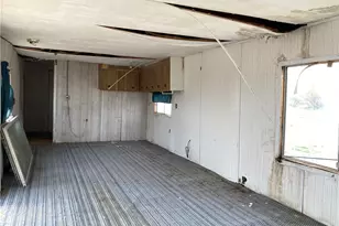 6112 W Gladys Dr, Golden Valley, AZ 86413 - Photo 16