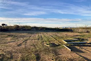 6112 W Gladys Dr, Golden Valley, AZ 86413 - Photo 4