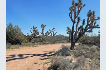 20810 S Cheyenne Road, Yucca, AZ 86438 - Photo 2