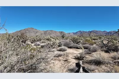 11186 S Bennie Road, Yucca, AZ 86438 - Photo 10