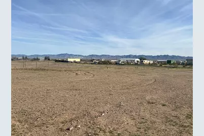 898 S Elgin Road, Golden Valley, AZ 86413 - Photo 8