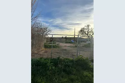 552 Park St, Kingman, AZ 86402 - Photo 1