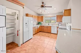 16722 S Lawton Rd, Yucca, AZ 86438 - Photo 36