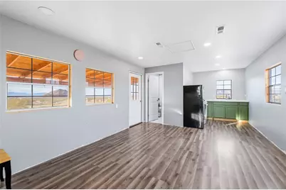 12241 S Robles Road, Yucca, AZ 86438 - Photo 8