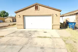 754 Swan Dr, Bullhead City, AZ 86442 - Photo 2