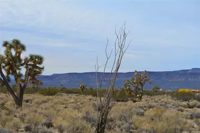 11872 S Date Creek Road, Yucca, AZ 86438 - Photo 36