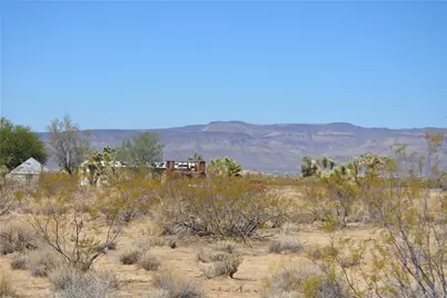 11872 S Date Creek Road, Yucca, AZ 86438 - Photo 18