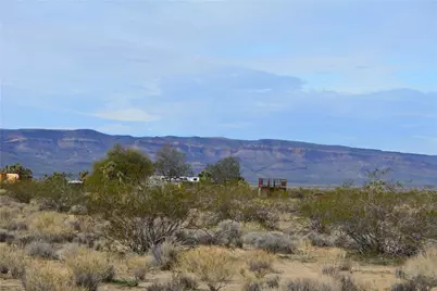 11872 S Date Creek Road, Yucca, AZ 86438 - Photo 38