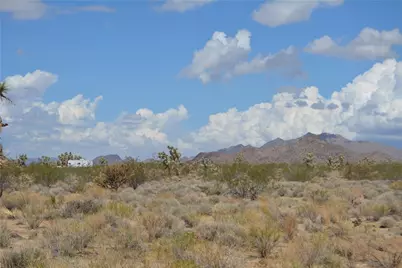 11872 S Date Creek Road, Yucca, AZ 86438 - Photo 48